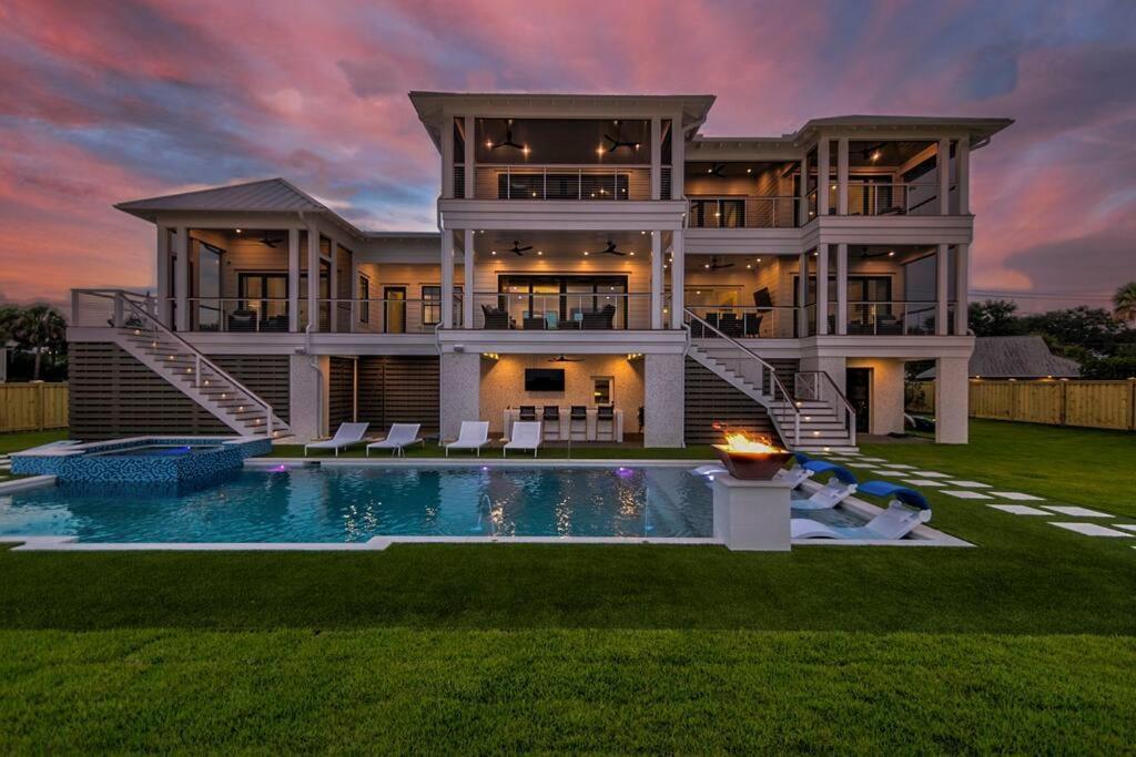 New Waterfront Home With Deep Water Dock Isle of Palms Eksteriør bilde