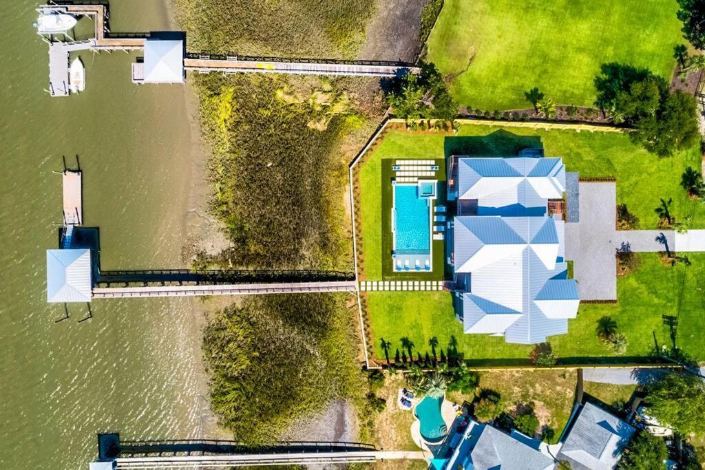 New Waterfront Home With Deep Water Dock Isle of Palms Eksteriør bilde