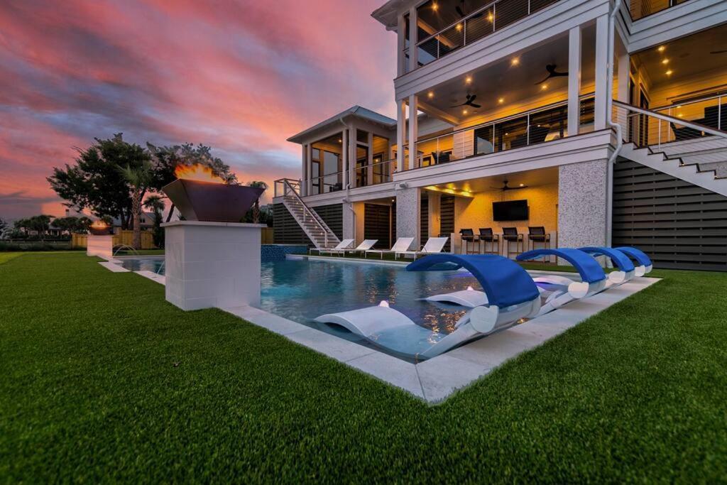 New Waterfront Home With Deep Water Dock Isle of Palms Eksteriør bilde