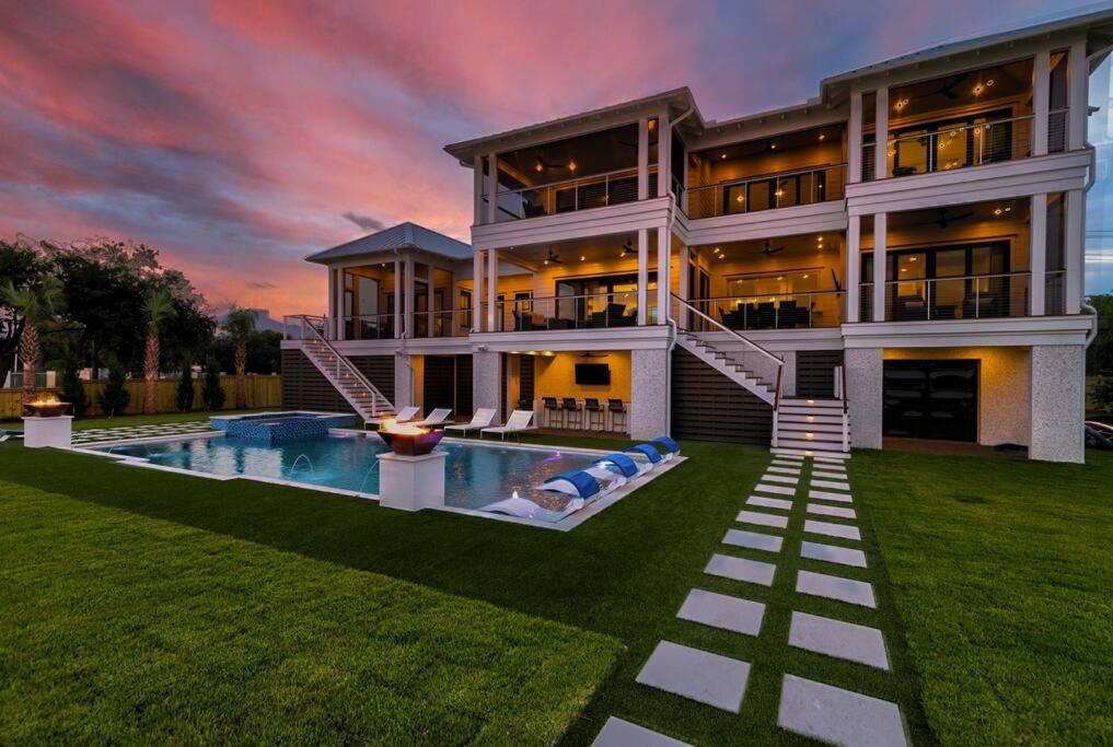 New Waterfront Home With Deep Water Dock Isle of Palms Eksteriør bilde