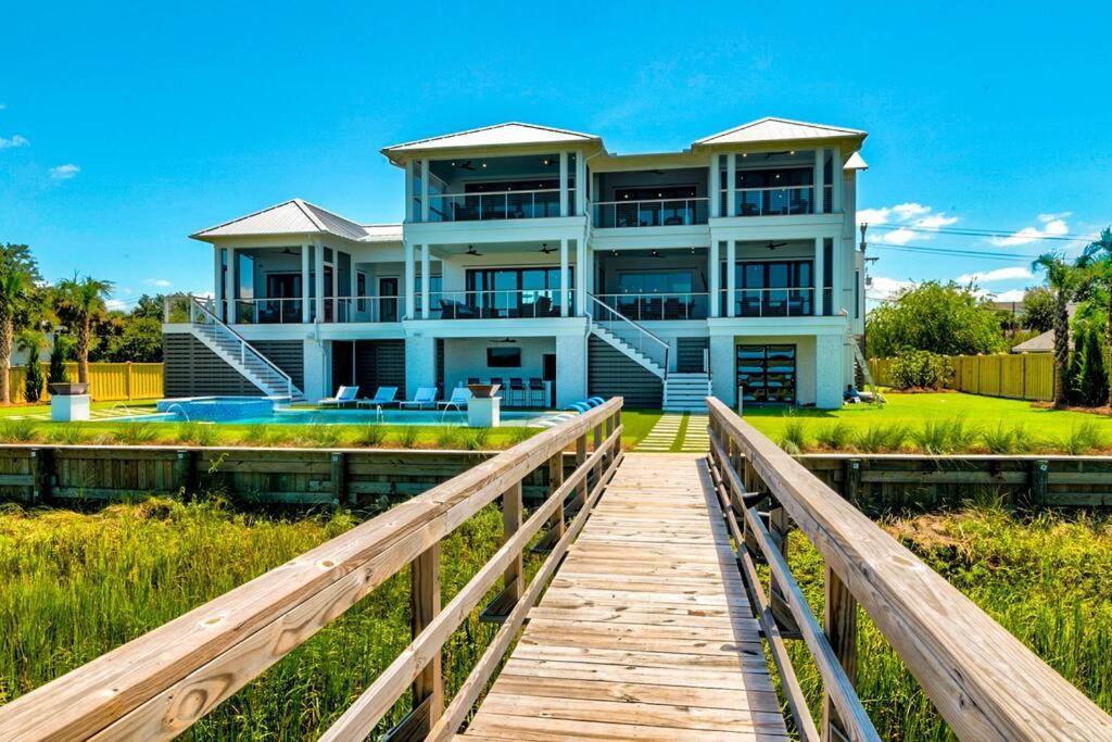 New Waterfront Home With Deep Water Dock Isle of Palms Eksteriør bilde