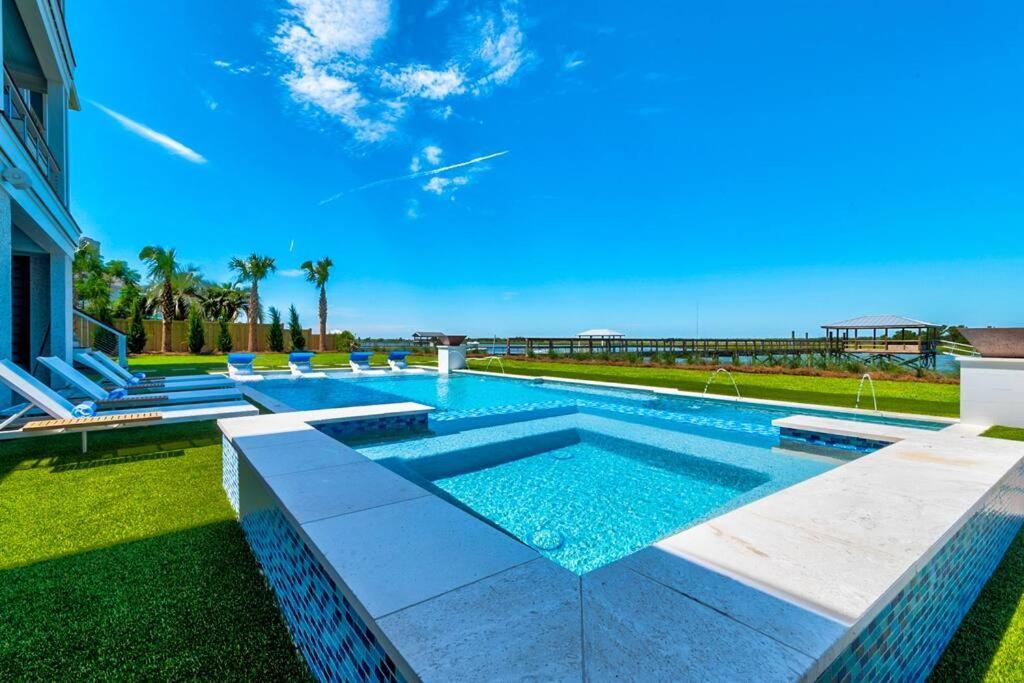 New Waterfront Home With Deep Water Dock Isle of Palms Eksteriør bilde