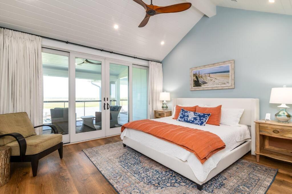 New Waterfront Home With Deep Water Dock Isle of Palms Eksteriør bilde