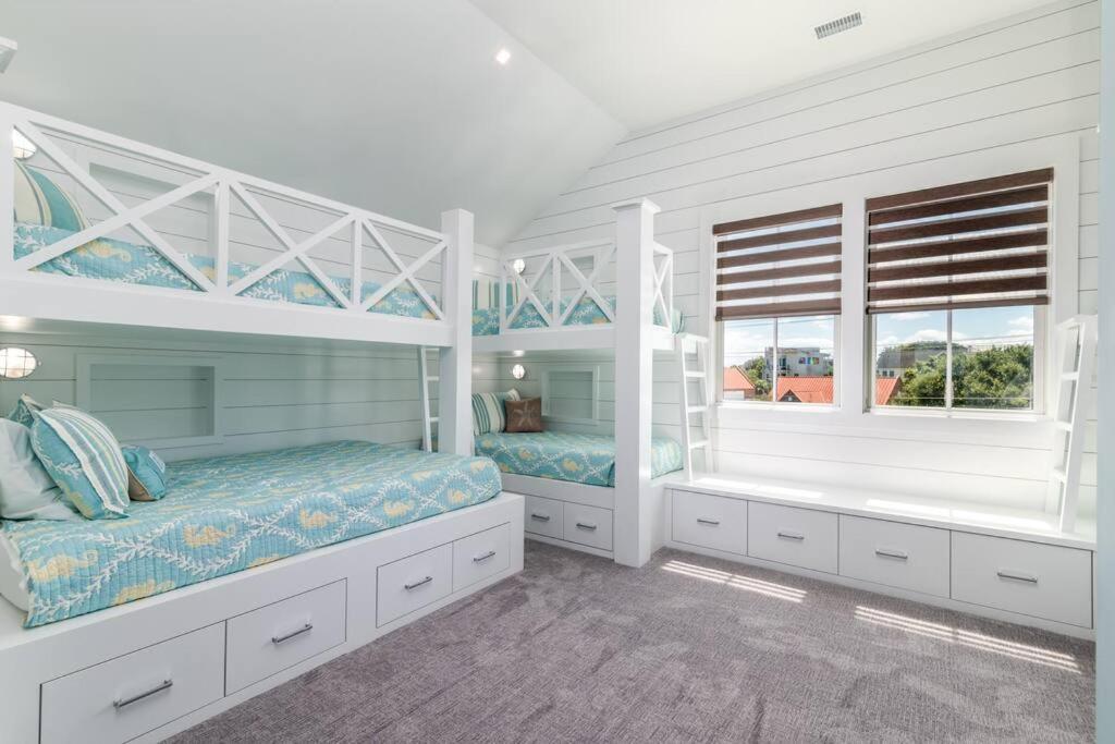 New Waterfront Home With Deep Water Dock Isle of Palms Eksteriør bilde