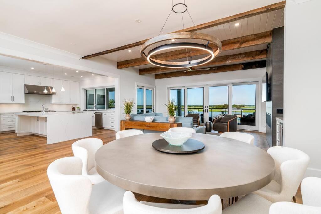 New Waterfront Home With Deep Water Dock Isle of Palms Eksteriør bilde