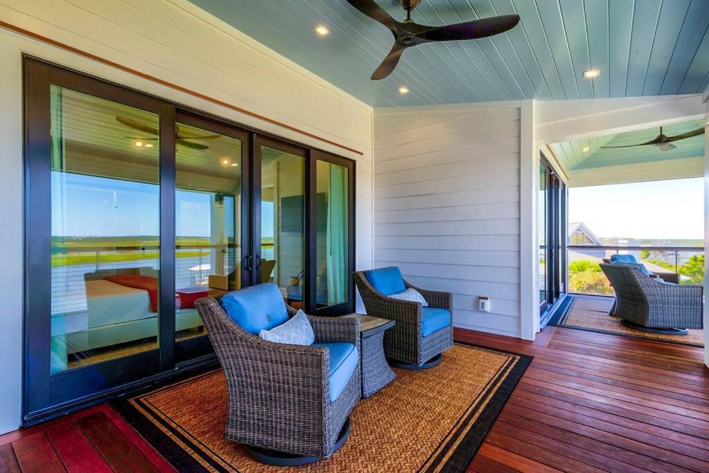 New Waterfront Home With Deep Water Dock Isle of Palms Eksteriør bilde