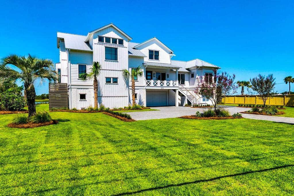 New Waterfront Home With Deep Water Dock Isle of Palms Eksteriør bilde